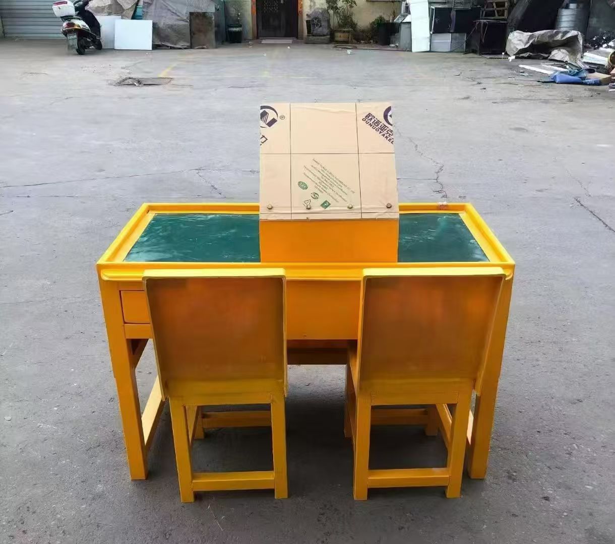 安阳防静电导通桌井下煤矿火工品发放桌：危险品流转的安全守护者